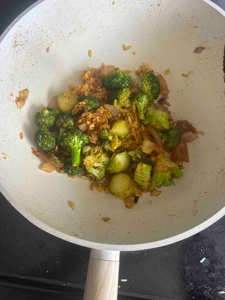 poha with broccoli 🥦 lol 