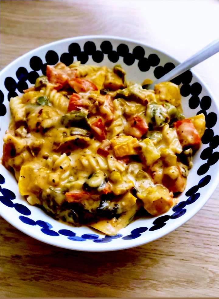 Cheese sauce pasta