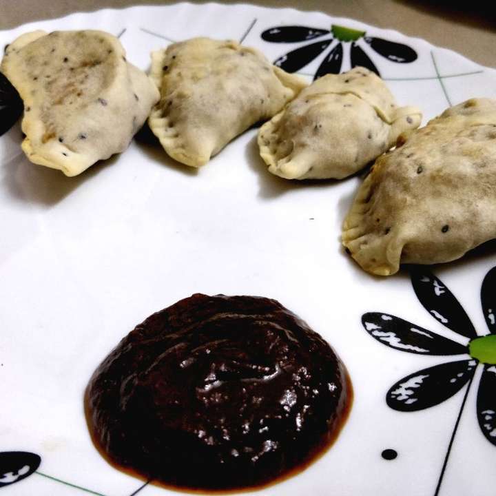 Baked keema samosas 
