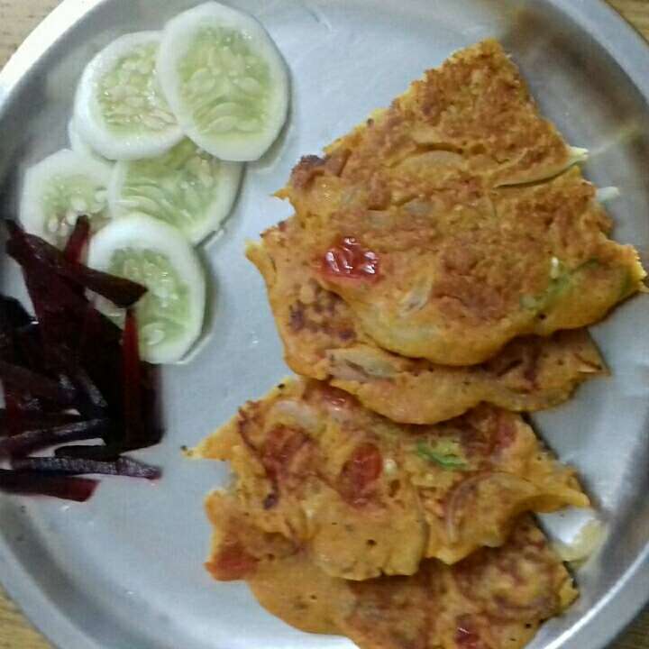 Onion tomato chilla