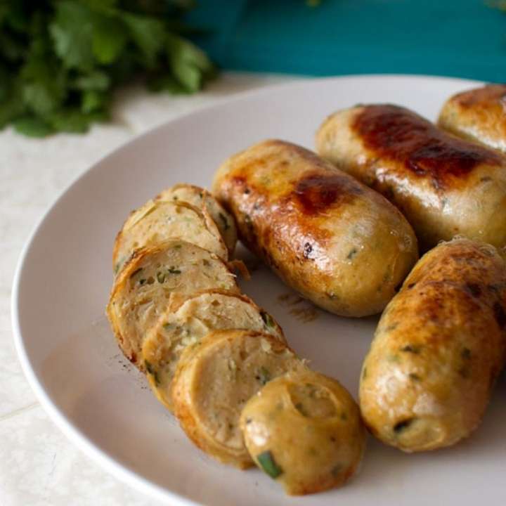 HOMEMADE CHICKEN SAUSAGE