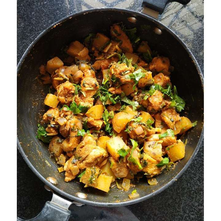 Dry Chicken Potato Curry