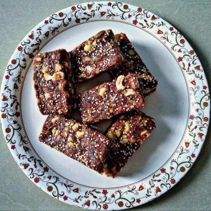 Nutty energy bars