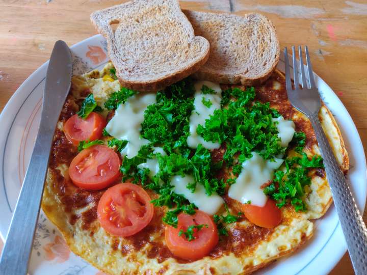 Kale and Cheese Omelette