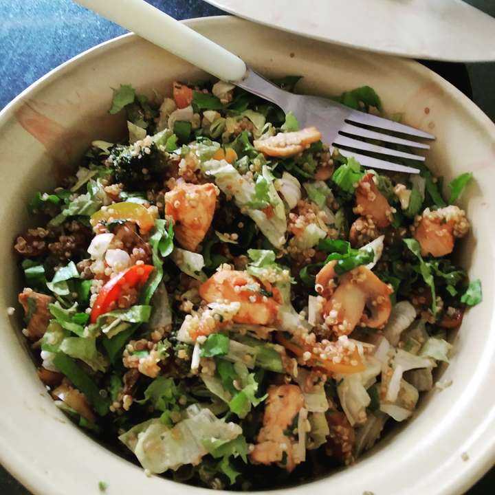 Balsamic chicken salad with lemon quinoa 🥗🌾