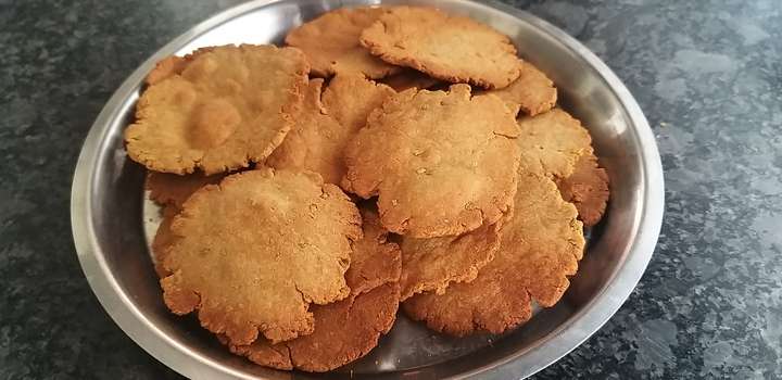 Soya and aata mathris
