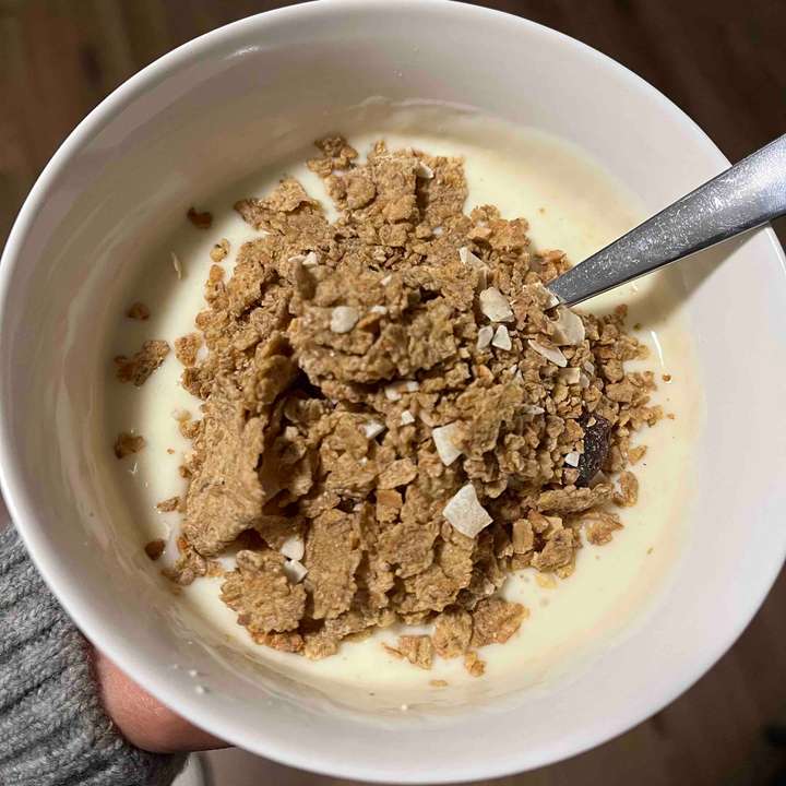Protein muesli bowl