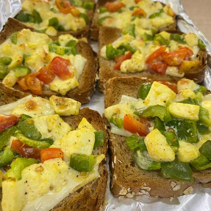 Bread pizza 