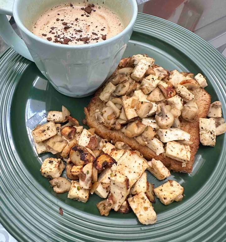 Mushroom& Paneer Toast 