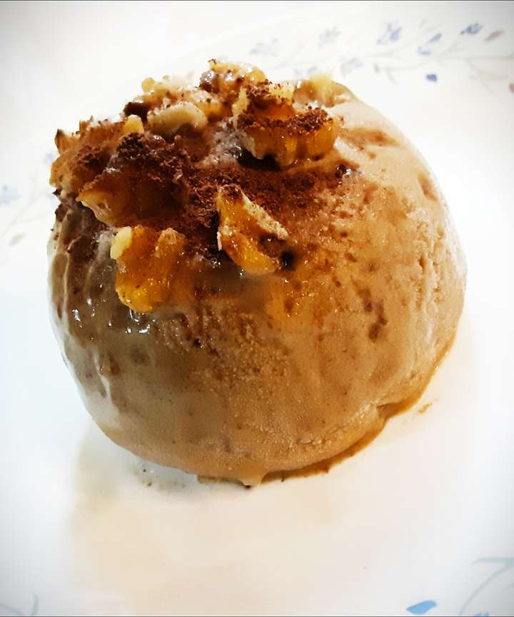 COFFEE WALNUT ICE CREAM