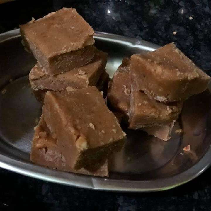 Peanut jaggery chikki