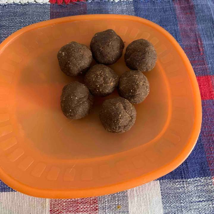 Whey Almond and soya ladoo 