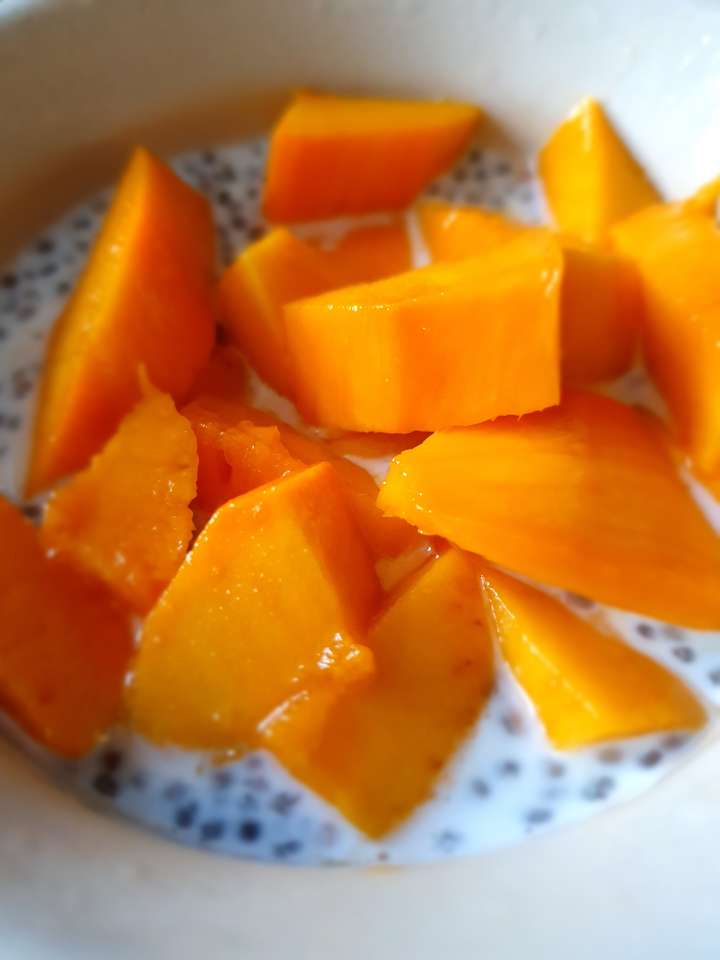 Mango Chia Pudding
