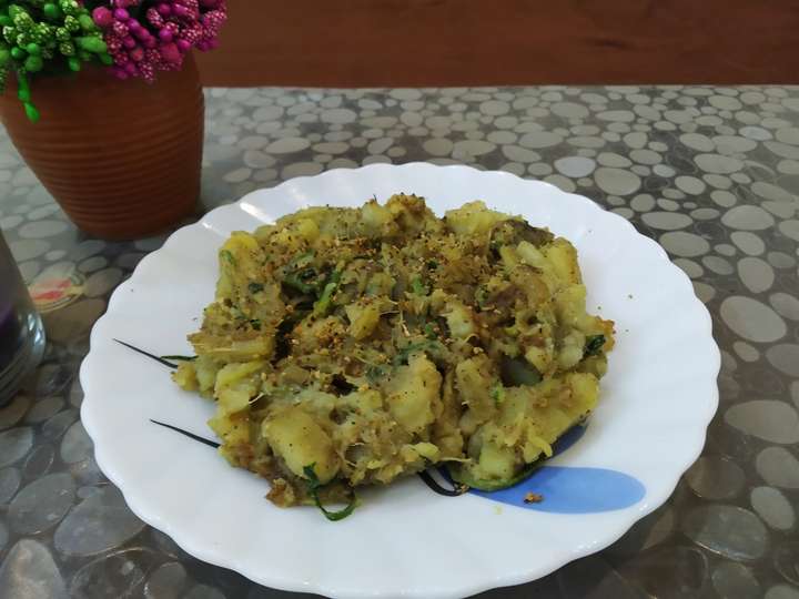Zucchini in potato sauce