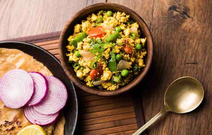 Indian Tofu Bhurji (≈230–240 kcal)