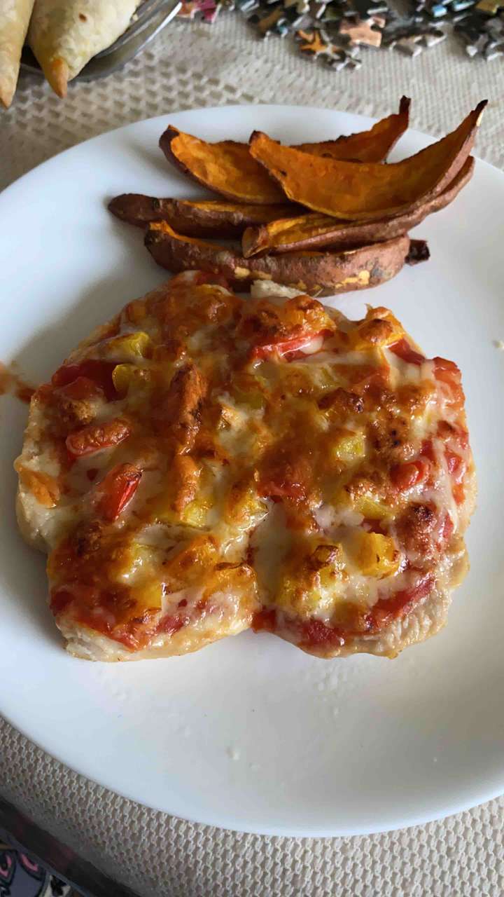Chicken Pizza with Sweet potato wedges 