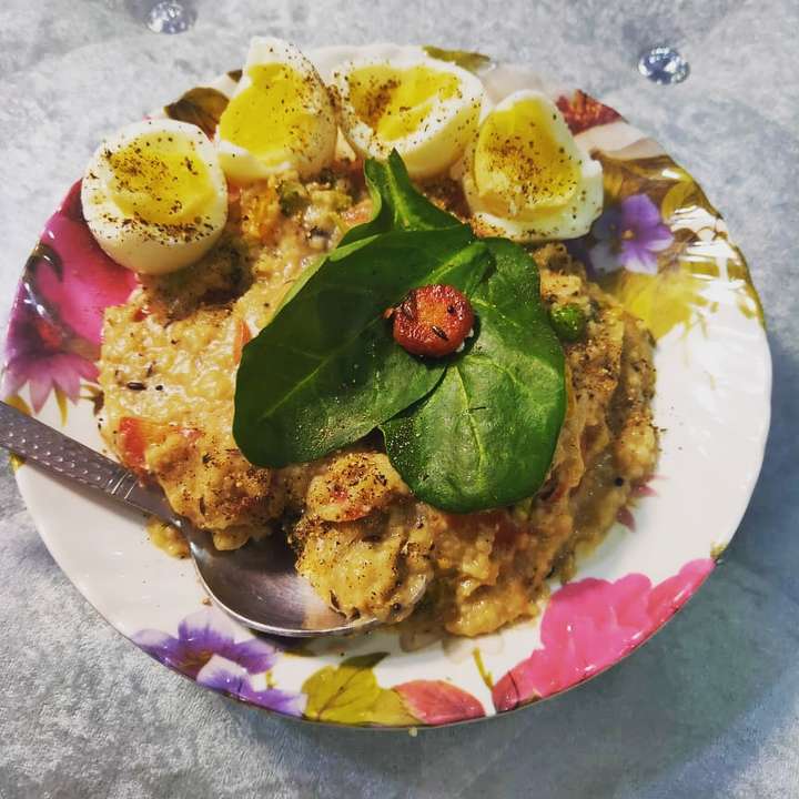 Veggitable oats with boiled eggs