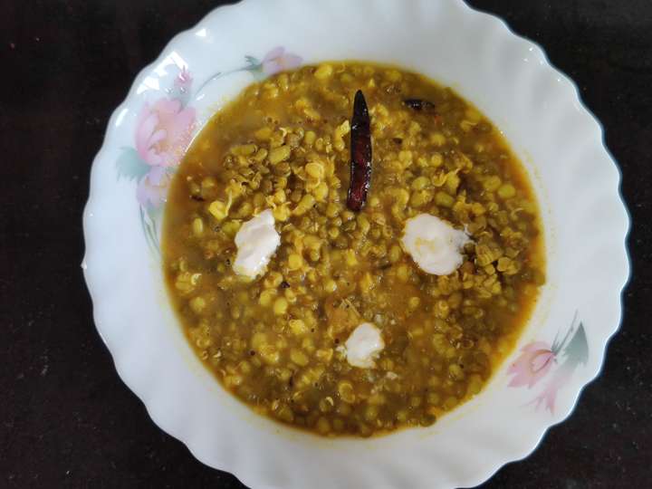 Green moong dal sprouts tadka
