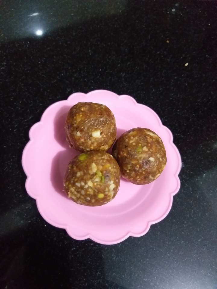 Dry fruit laddo