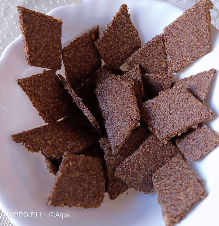 Flaxmeal crackers