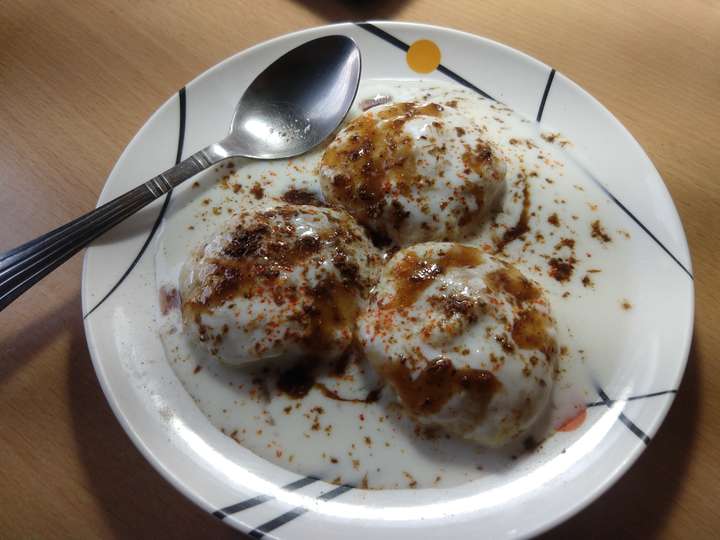 steam cooked dahi bhalle 