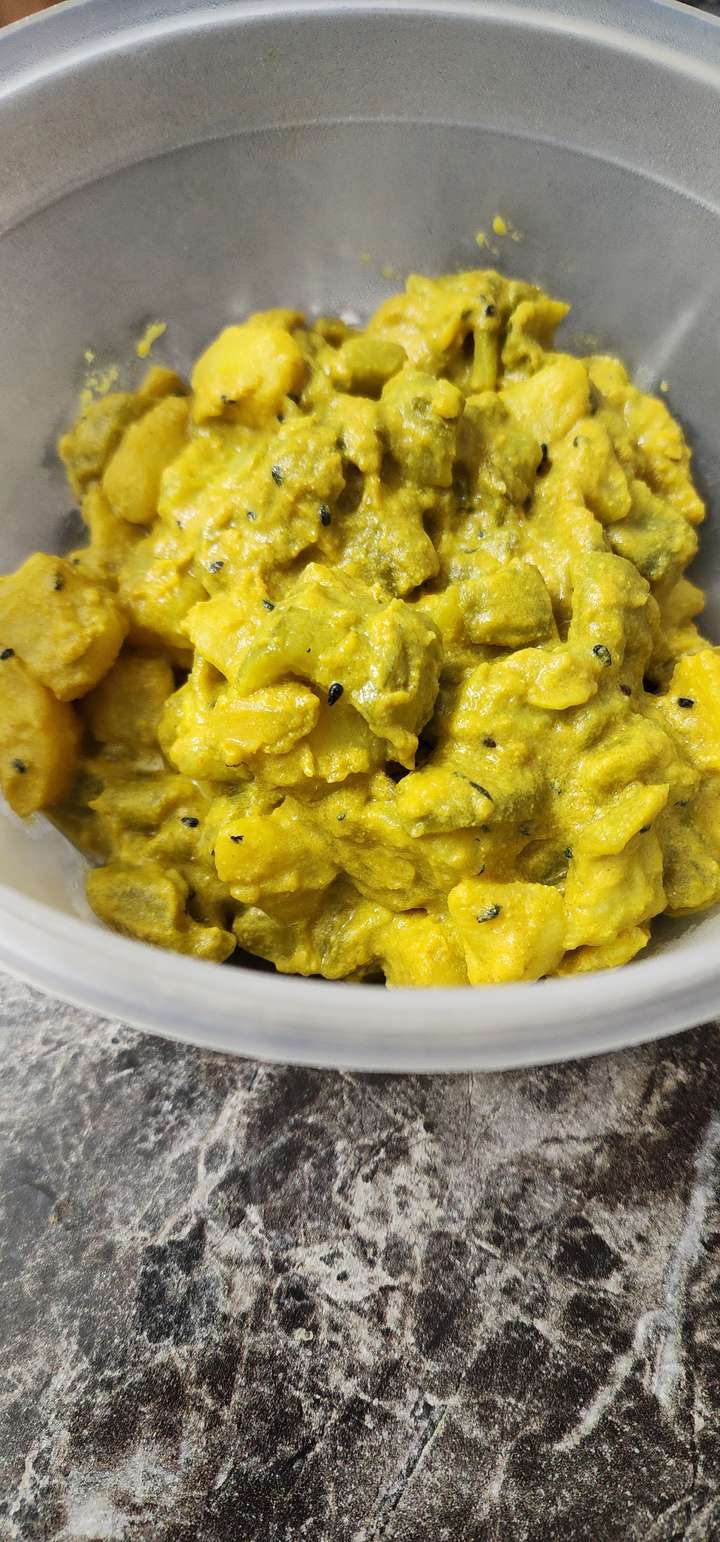 Aloo Jhinge Posto( potato and ridge gourd with poppy seeds)