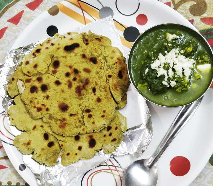 Soya roti with Palak paneer 