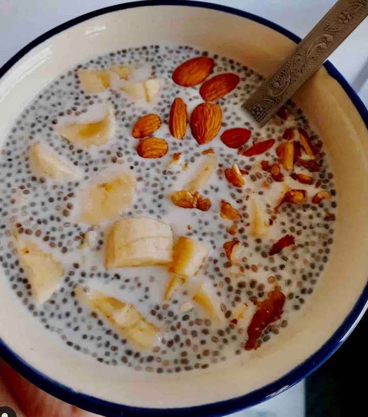 chia seeds pudding 
