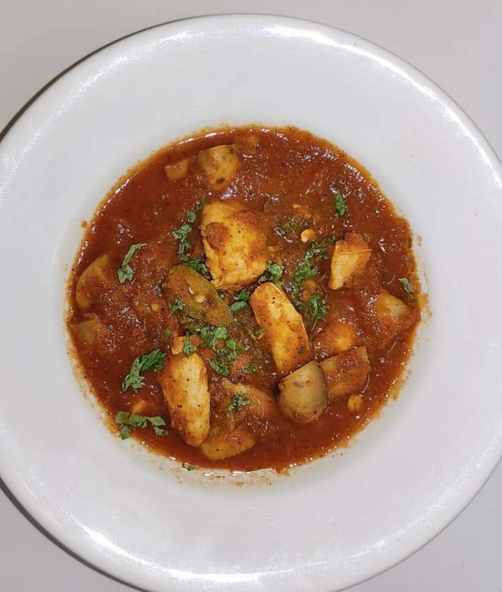 Bell pepper Tikka gravy with Mushroom & Chicken 