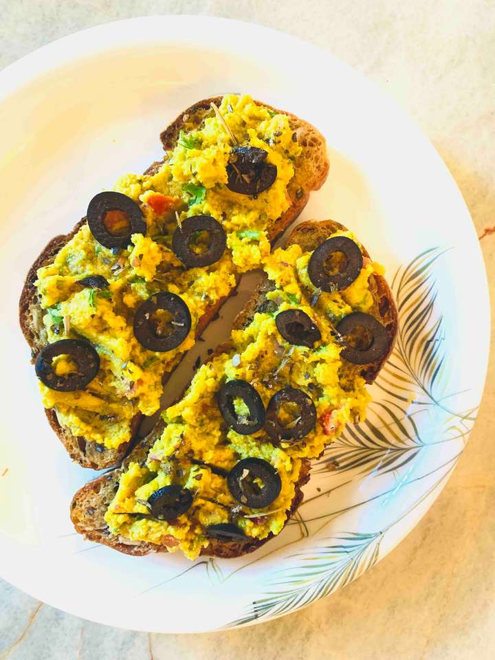 Guacamole Toast 