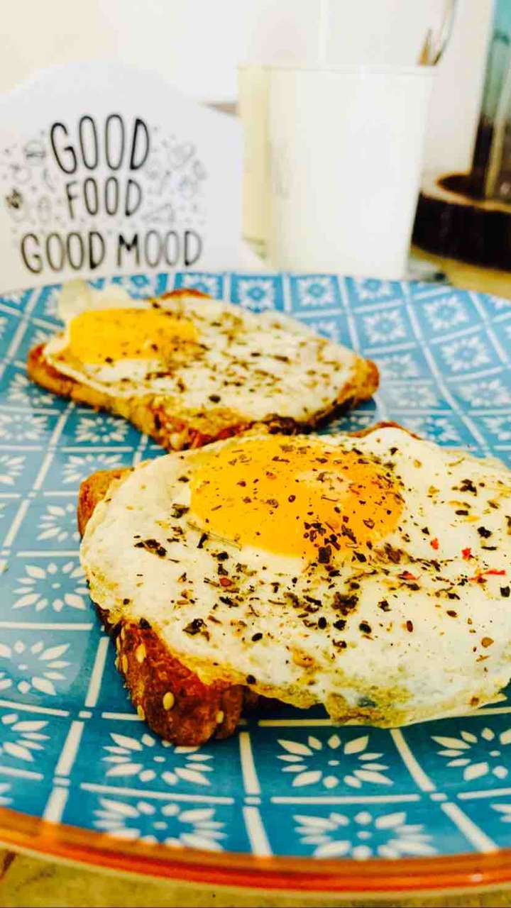 Creamy cheese and egg toast 