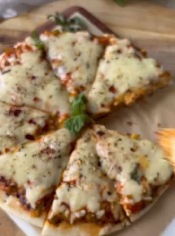 healthy homemade pizza
