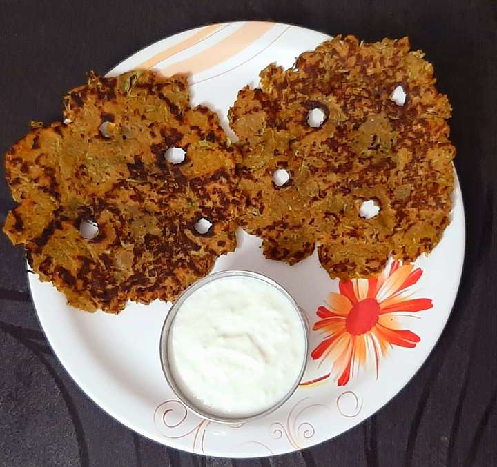 dudhi,soya,wheat thalipith/paratha