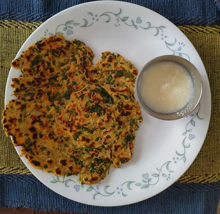 methi paneer paratha