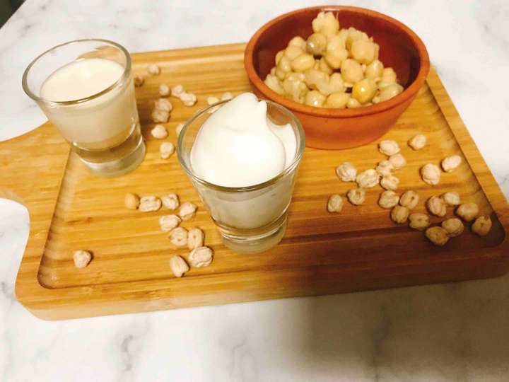 Aquafaba Whipped Cream 