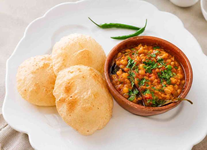 Steamed air fried poori