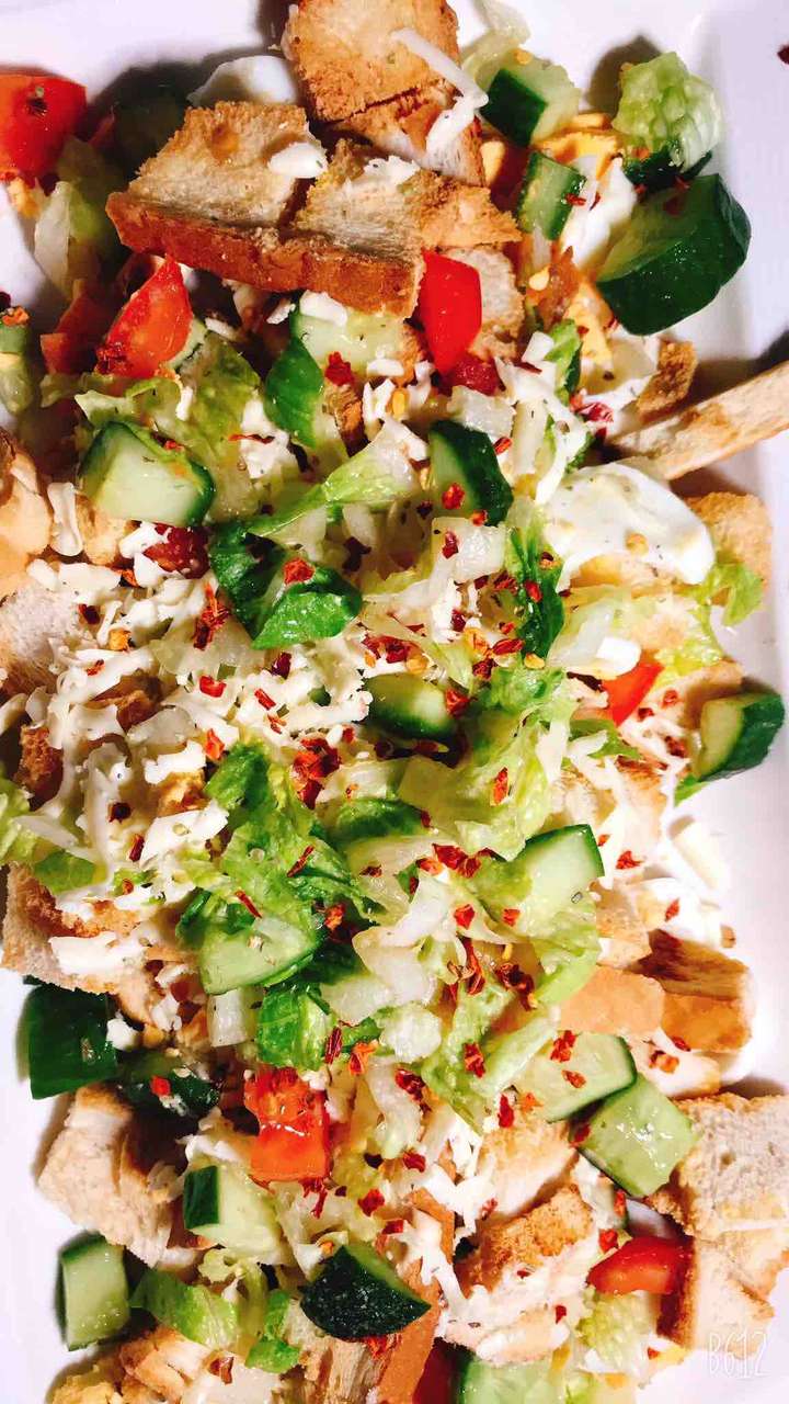 Bread egg salad 