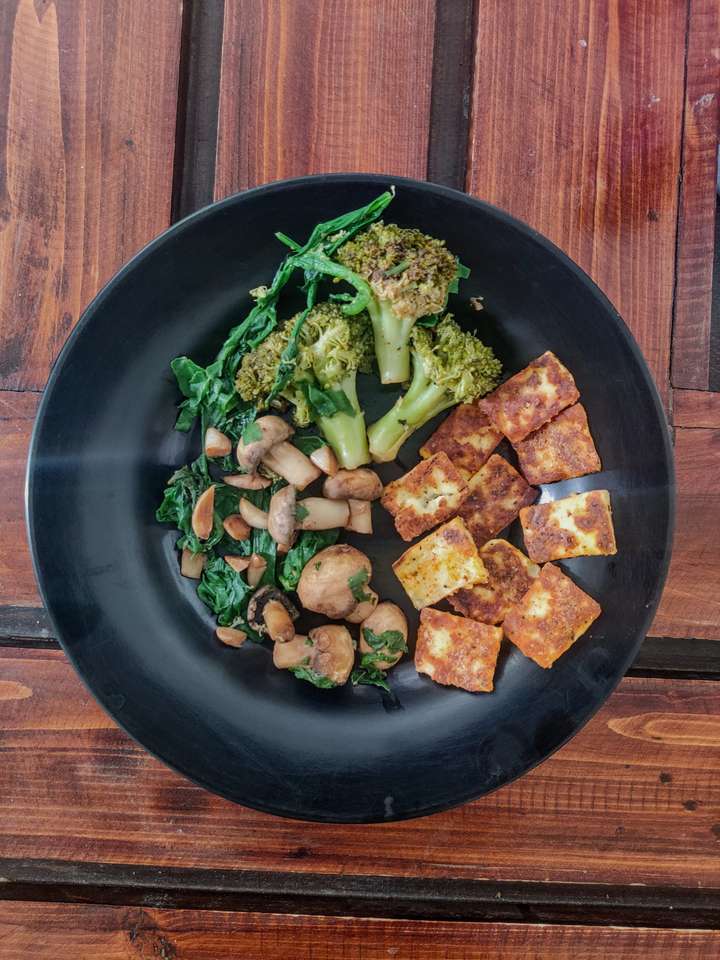 Saute Veg with Paneer Cracker