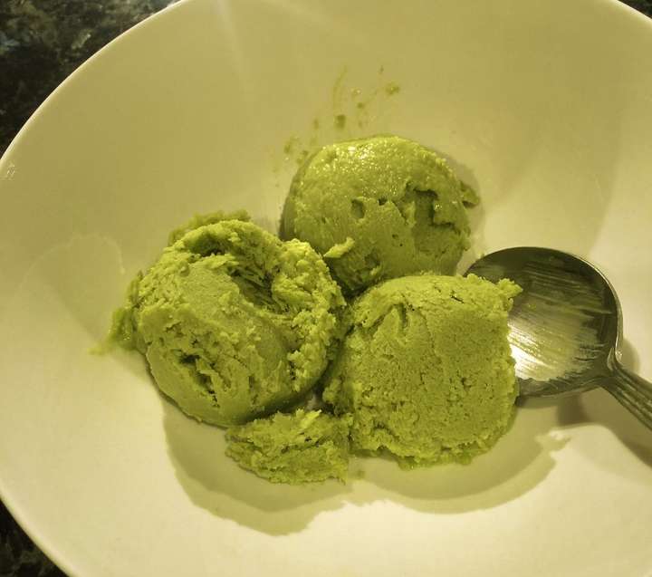 Avocado ice-cream 