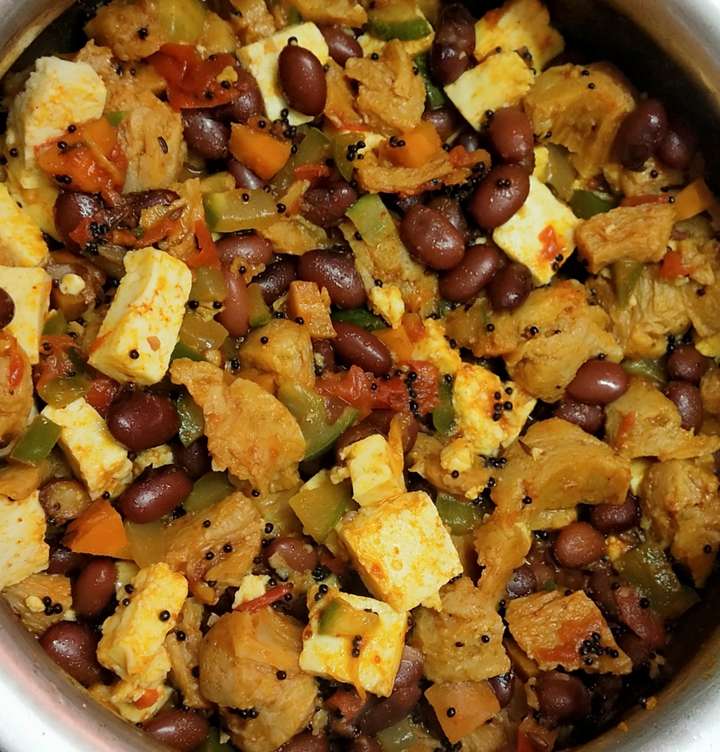 Soya Sabzi with Paneer & Rajmah 😍
