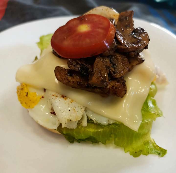 Deconstructed quick burger