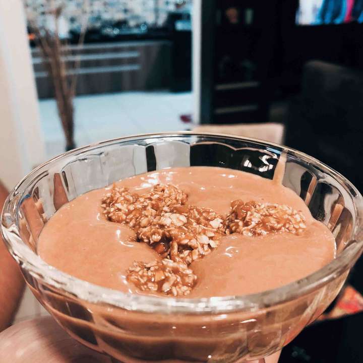 Protein chocolate mousse with protein balls