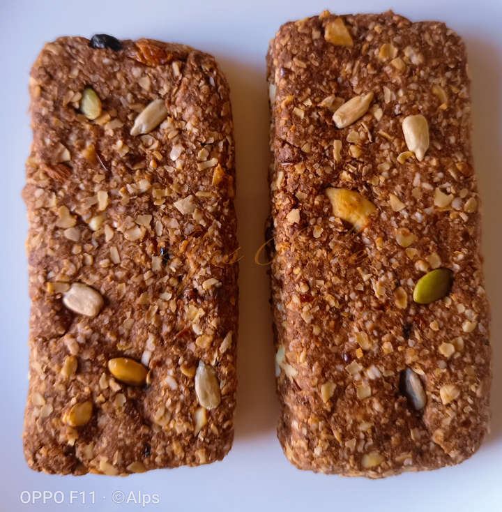 Granola bars with whey protein