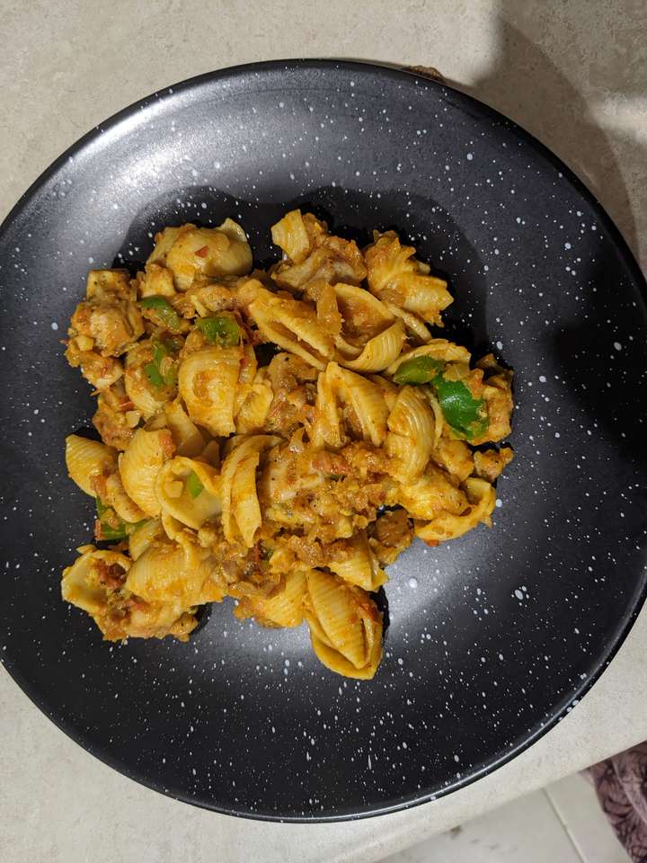 Chicken conchiglie pasta