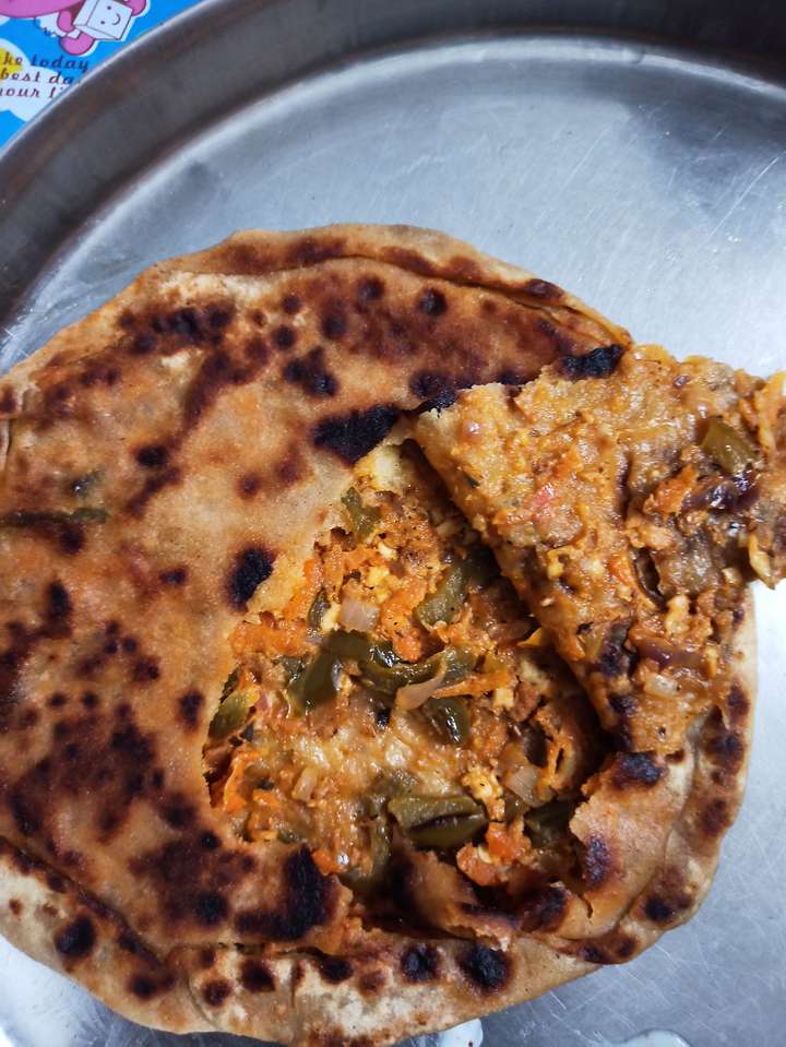 stuffed pizza paratha