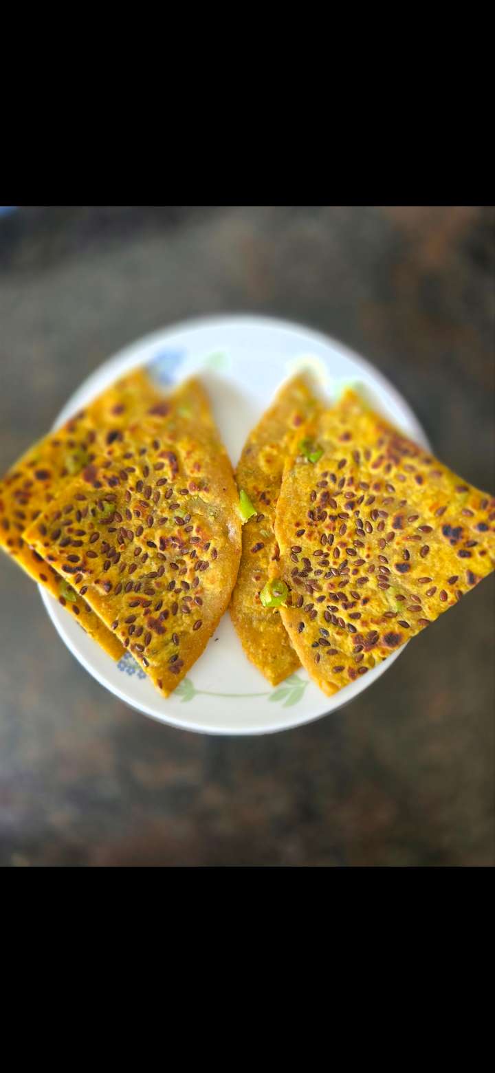 NutriBoost Leftover Dal Paratha 💛💪

A delicious makeover for yesterday's dal with the goodness of whole grains, spices, and an Omega-3 twist!
