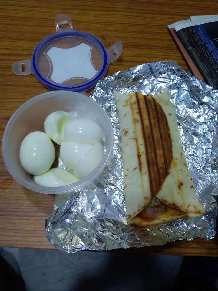 chicken wrap with eggs
