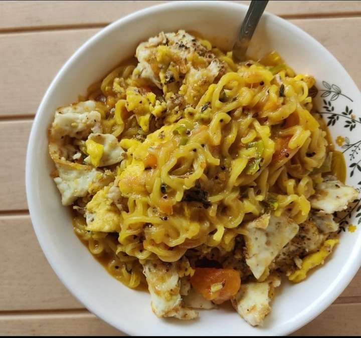 Double egg cheese Maggi