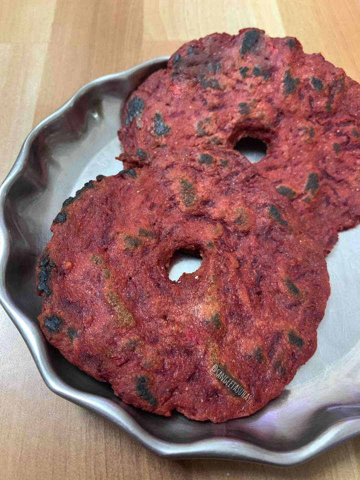 Beetroot Jowar Thalipeeti 