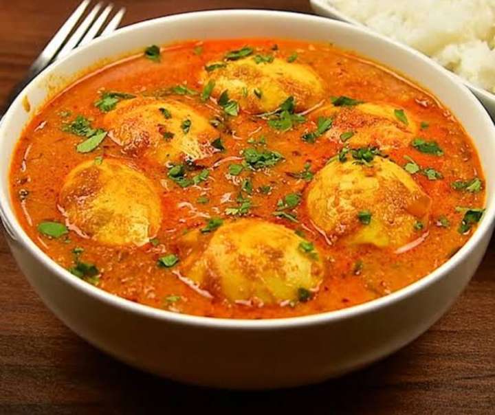 Eggs in coconut curry